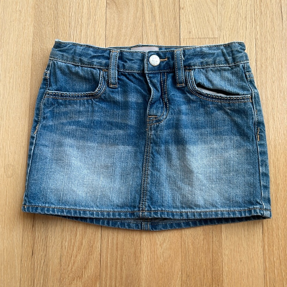 Girls gap denim skirt in size 7